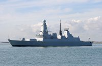 1200px-HMS_Daring-1.jpg