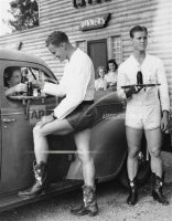 male-carhops-dallas-1940s-1.jpg