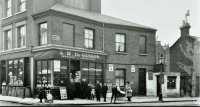 LW De Gerdon cnr Hardess Street and Hinton Road, 1907.JPG