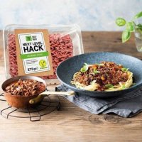 vegan-plant-based-news-lidl-vegan-mince-livekindly-Cropped-1-e1568648767319.jpg