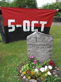 250px-The_grave_of_Harald_Edelstam_11_september_2010.jpeg