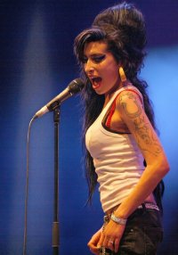 1200px-Amy_Winehouse_f4962007_crop.jpg