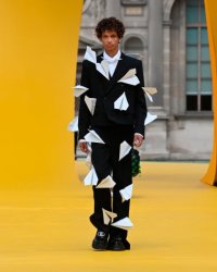 http___cdn.cnn.com_cnnnext_dam_assets_220629091853-29-paris-fashion-week-menswear-2022-lv.jpg