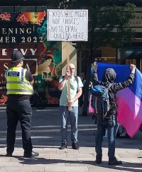 loonsigncardiff12aug22.jpg