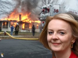 Liz burning down a house after killing the queen