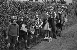 Evacuees in Montgomeryshire, 1939.jpeg