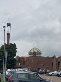 Glasgow Central Mosque on a grey day. 