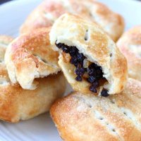 Eccles-Cakes-10-square-lighter.jpg