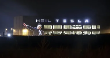 tesla-1462600x1300-1.webp