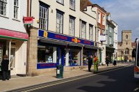 A_90p_shop_on_High_Street_-_geograph.org.uk_-_1801243.jpg