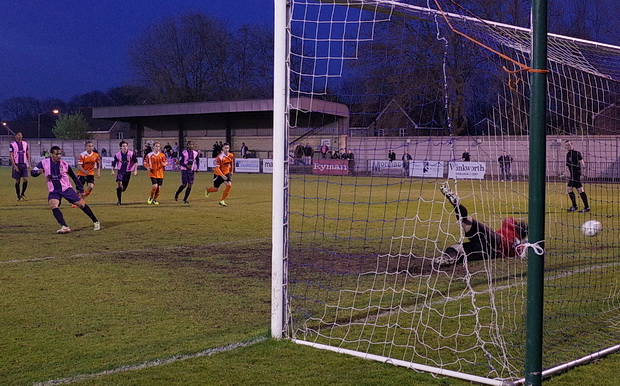 dulwich-hamlet-bury-town-10.jpg