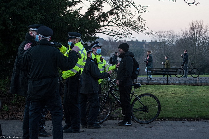 In photos: Police arrest anti lockdown protestors in Brockwell park, Sat 9th Jan 2021