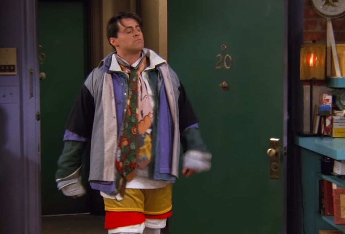 Joey-wearing-all-of-Chandlers-clothes-1200x815.jpg