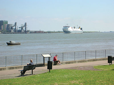 prof_gravesend_promenade.jpg