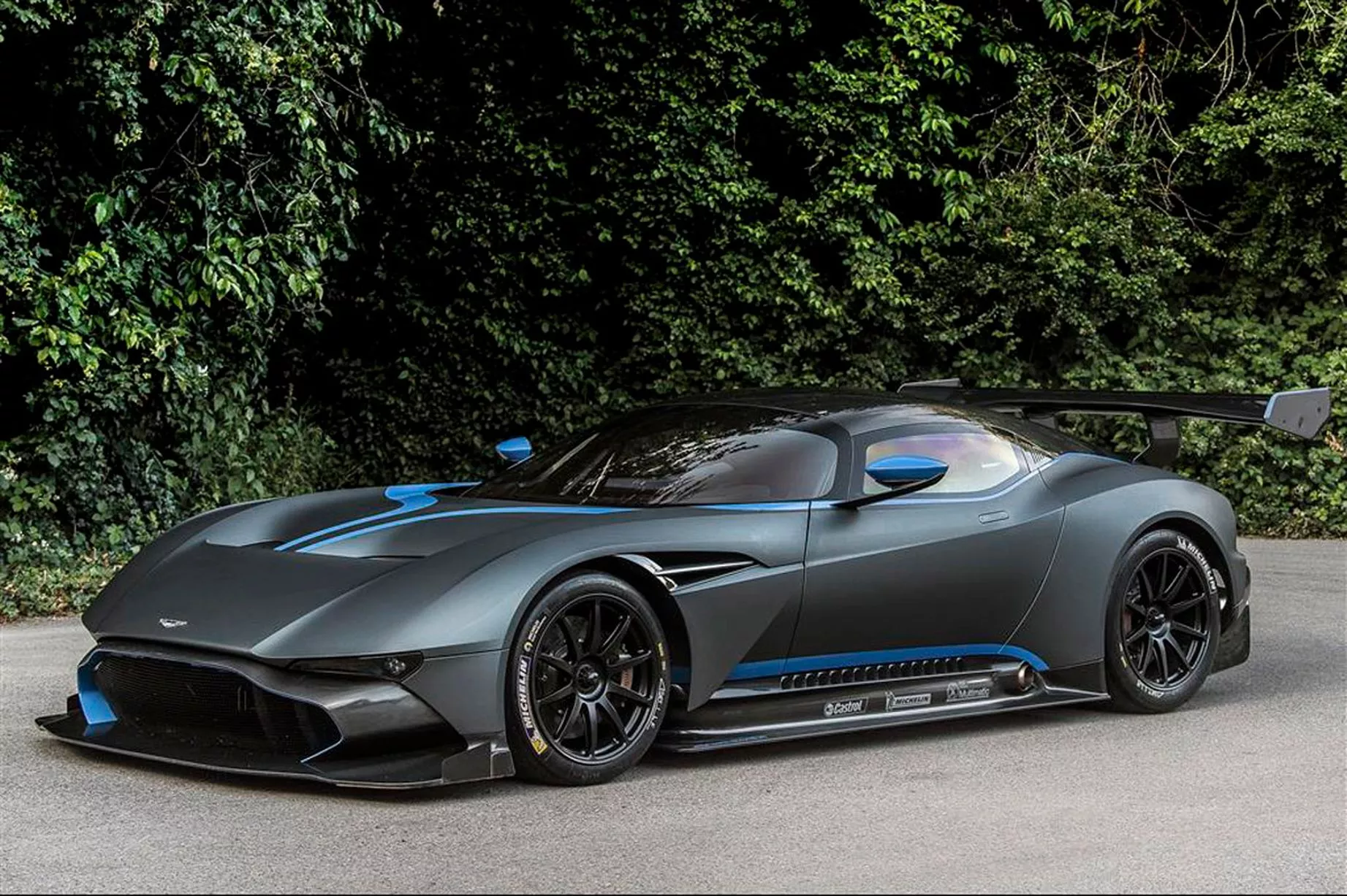 Aston-Martin-Vulcan.jpg