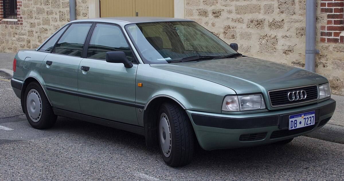 1200px-1992-1995_Audi_80_%288C%29_2.0_E_sedan_%282018-08-06%29_01.jpg