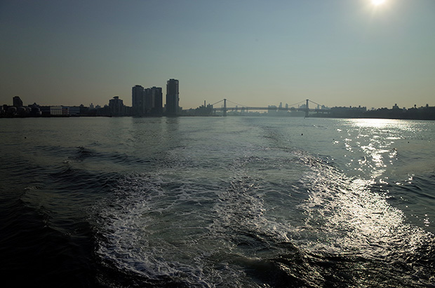 east-river-ferry-new-york-01.jpg