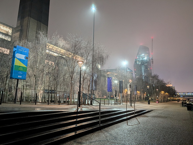 Midnight by the Thames - the deserted streets and bridges of Bankside and Southbank in 20 photos