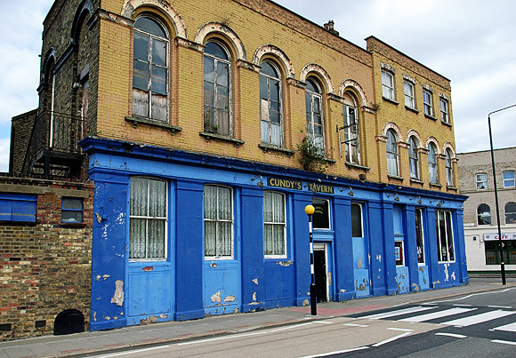 railway-hotel-cundys-silvertown.jpg