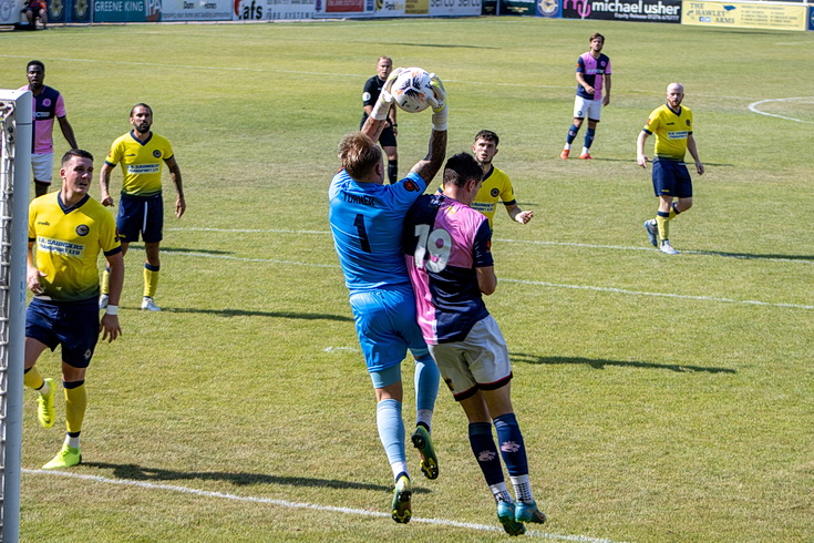 In photos and video: Dulwich scramble a last minute draw at Farnborough FC, Sat 13th Aug 2022