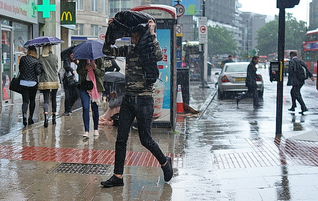 rainy-day-london-umbrellas-12.jpg