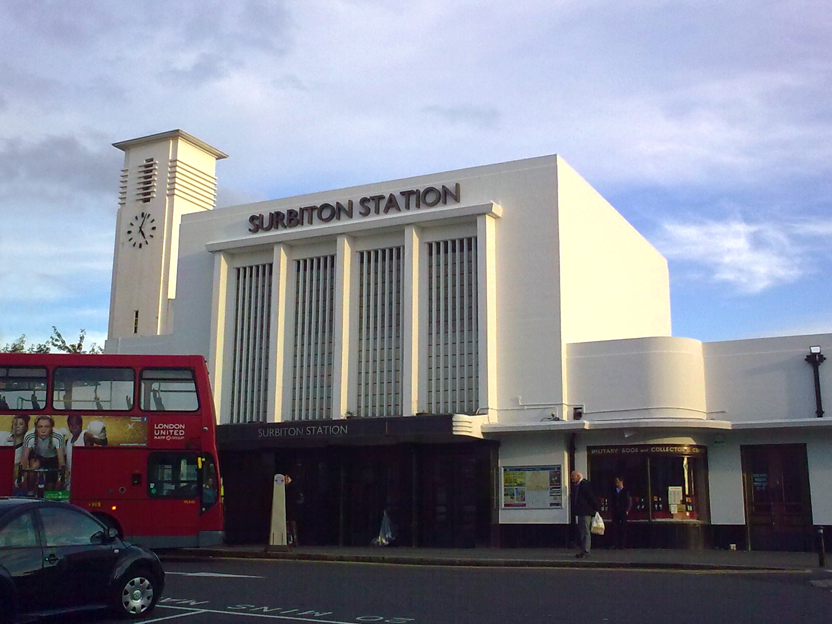 Surbiton_Railway_Station.jpg