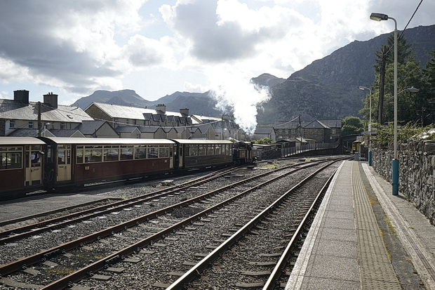 blaenau-ffestiniog-steam-railway-01.jpg