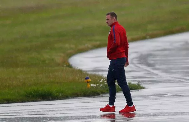 England-squad-arrive-home.jpg