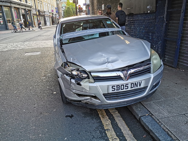 car-crash-brixton-aug-2019-04.jpg