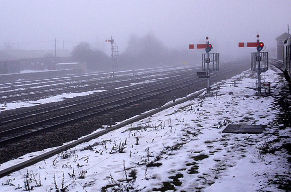 banbury-railway-station-fog-04.jpg