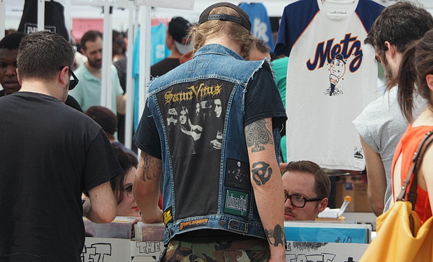 brooklyn-flea-record-fair-03.jpg