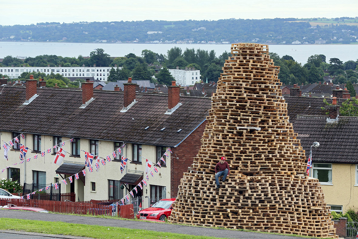 northern-ireland-loyalist-bonfires-eleventh.jpg