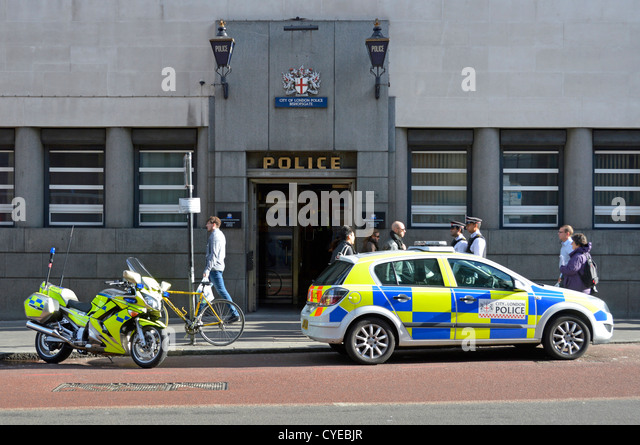 bishopsgate-police-station-entrance-cyebjr.jpg