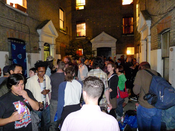 clifton-mansions-squat-party-02.jpg