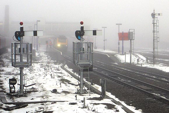 banbury-railway-station-fog-01.jpg