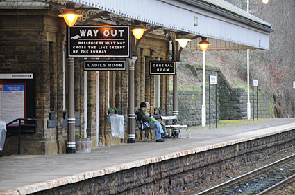 hebden-bridge-station-05.jpg