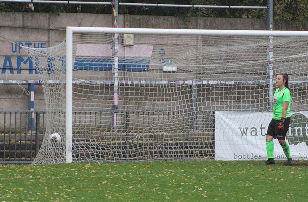 dhfc-women-2-0-eastbourne-town-06.jpg