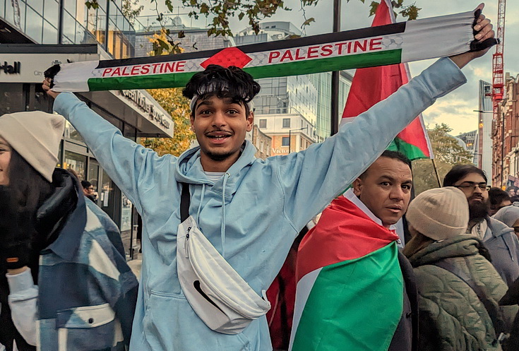 In photos: Huge Pro-Palestinian march fills the streets from Victoria to Vauxhall, Sat 11th Nov 2023