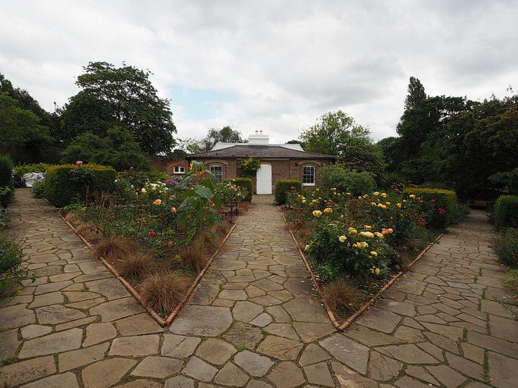 A late summer walk around Brockwell Park's Walled Garden