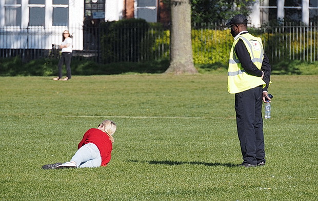 In photos: Ruskin Park after five weeks of lockdown, April 2020