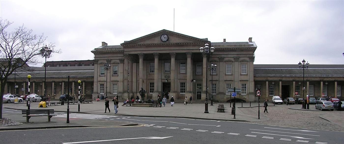 Huddersfield_Railway_Station.jpg