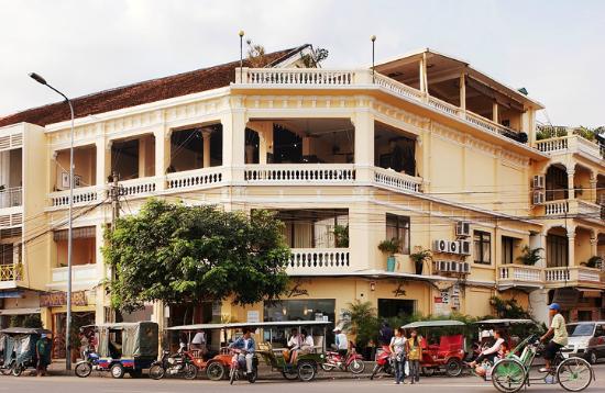 fcc-phnom-penh-restaurant.jpg