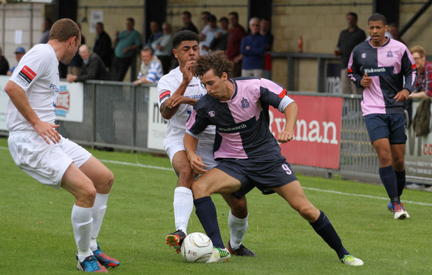 dulwich-hamlet-lowestoft-2013-12.jpg