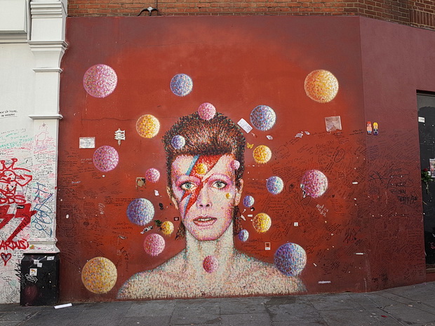 brixton-bowie-shrine-cleared-11.jpg