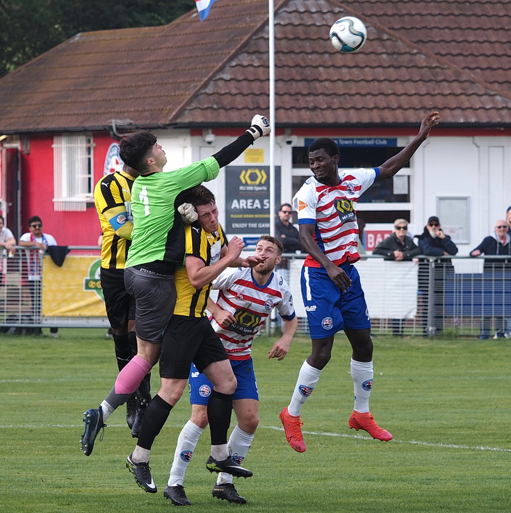 Peckham Town thrashed 6-1 by Croydon FC in London Senior Trophy clash