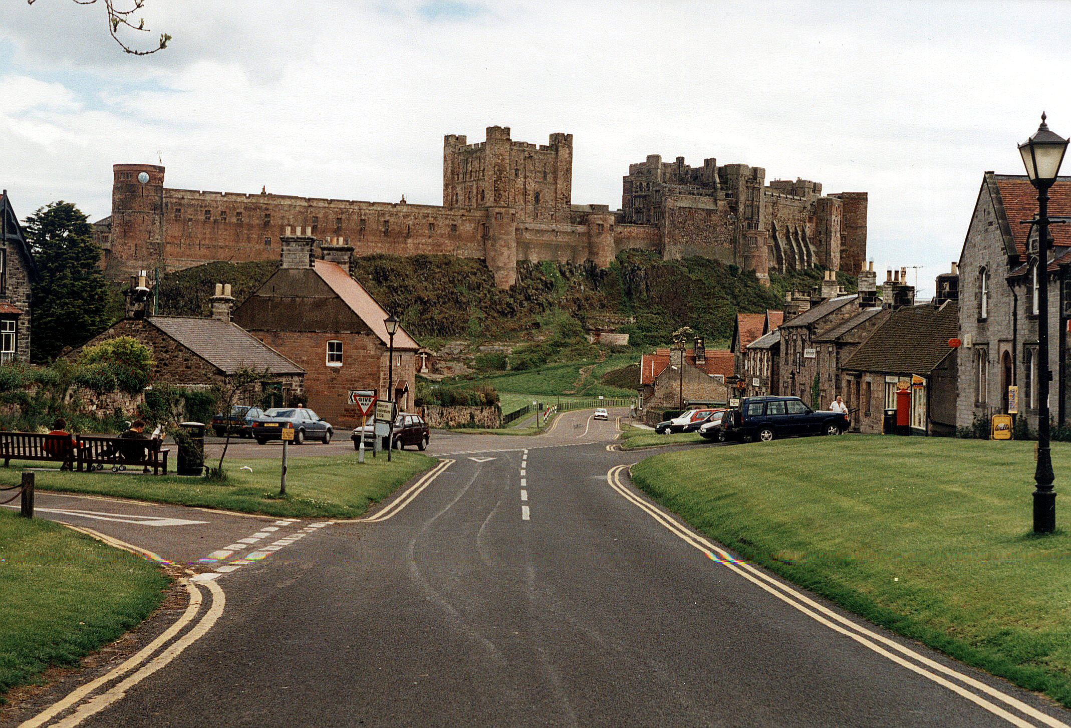 Bamburgh_with_Castle.JPG