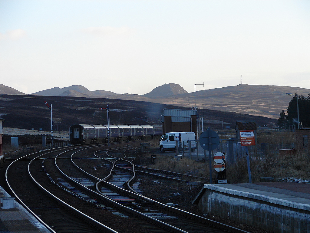 Dalwhinnie_railway_station_1.jpg