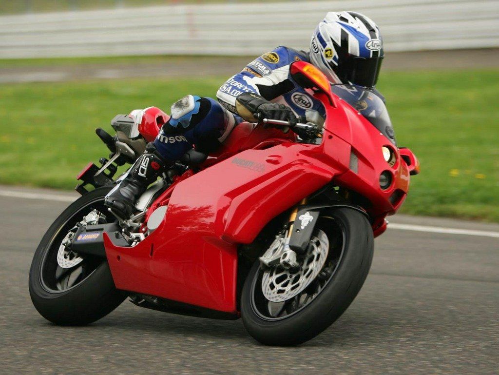 2006-ducati-999-10_1024x0w.jpg