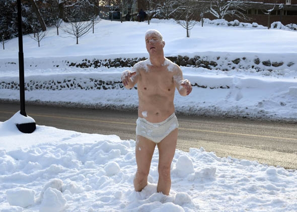 140206_DX_WellesleyNudeStatue.jpg.CROP.promo-mediumlarge.jpg