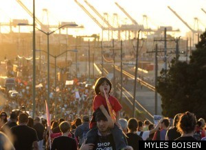 s-OAKLAND-STRIKE-WITH-FATHER-AND-SON-large300.jpg